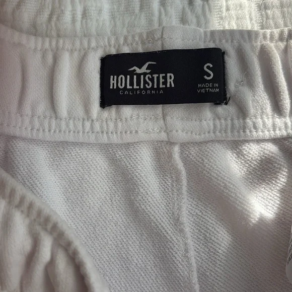 Hollister White Sweat Shorts - Picture 2 of 3